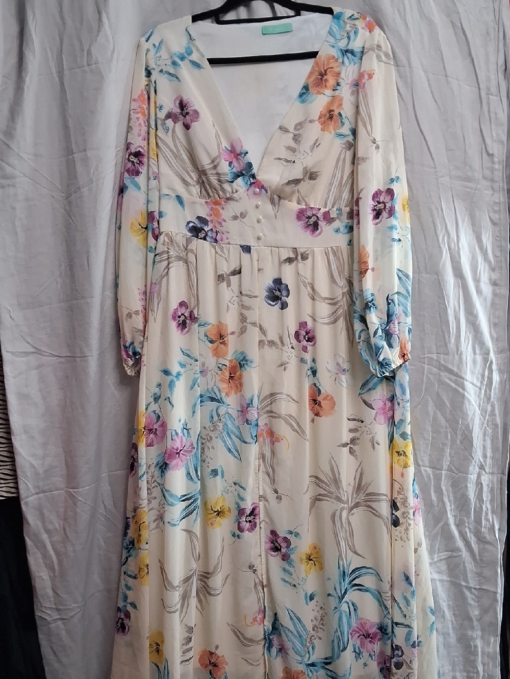 Cream Floral V-Neck Maxi Dress with Long Sleeves